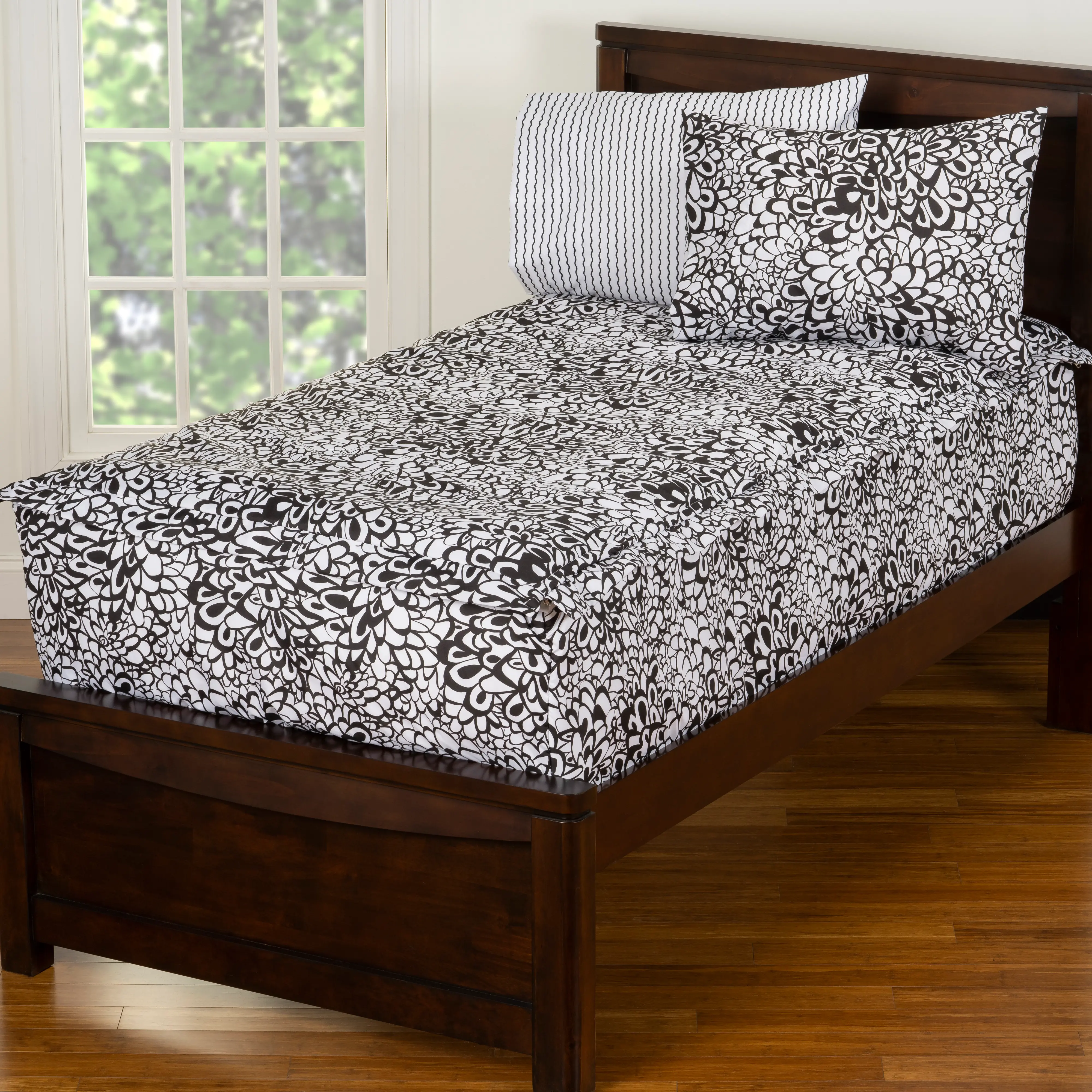 Black and White Twin Graphic Blooms Bunkie Deluxe Bedding-4