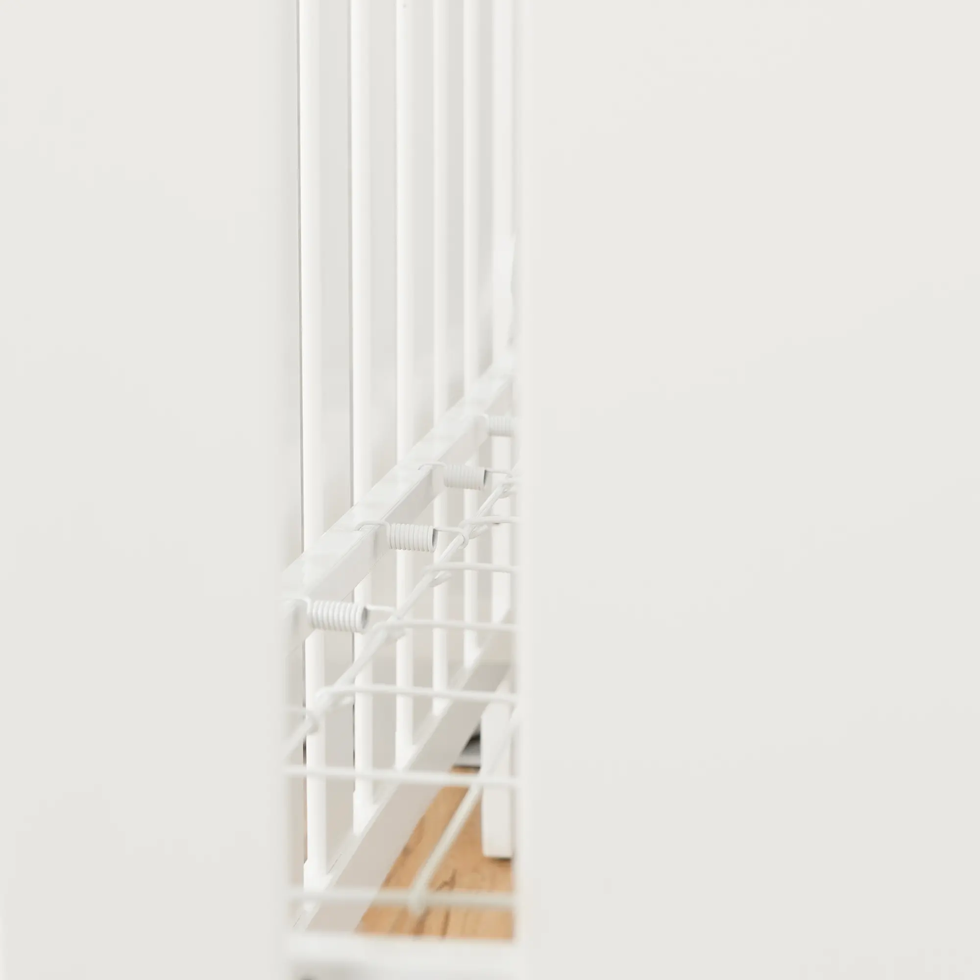 12533 Contemporary White 3-in-1 Convertible Crib - Reevo-4