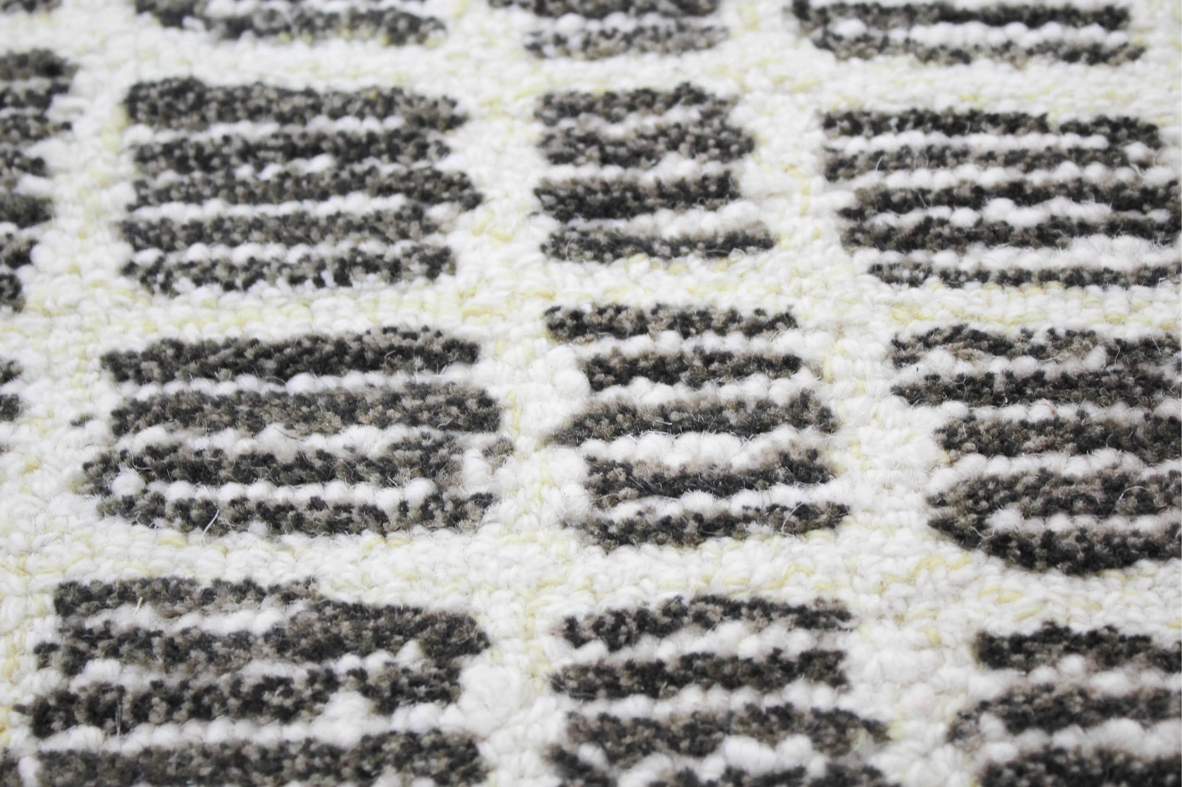 Venezia 8 x 10 Enzo Taupe Ivory Area Rug-5