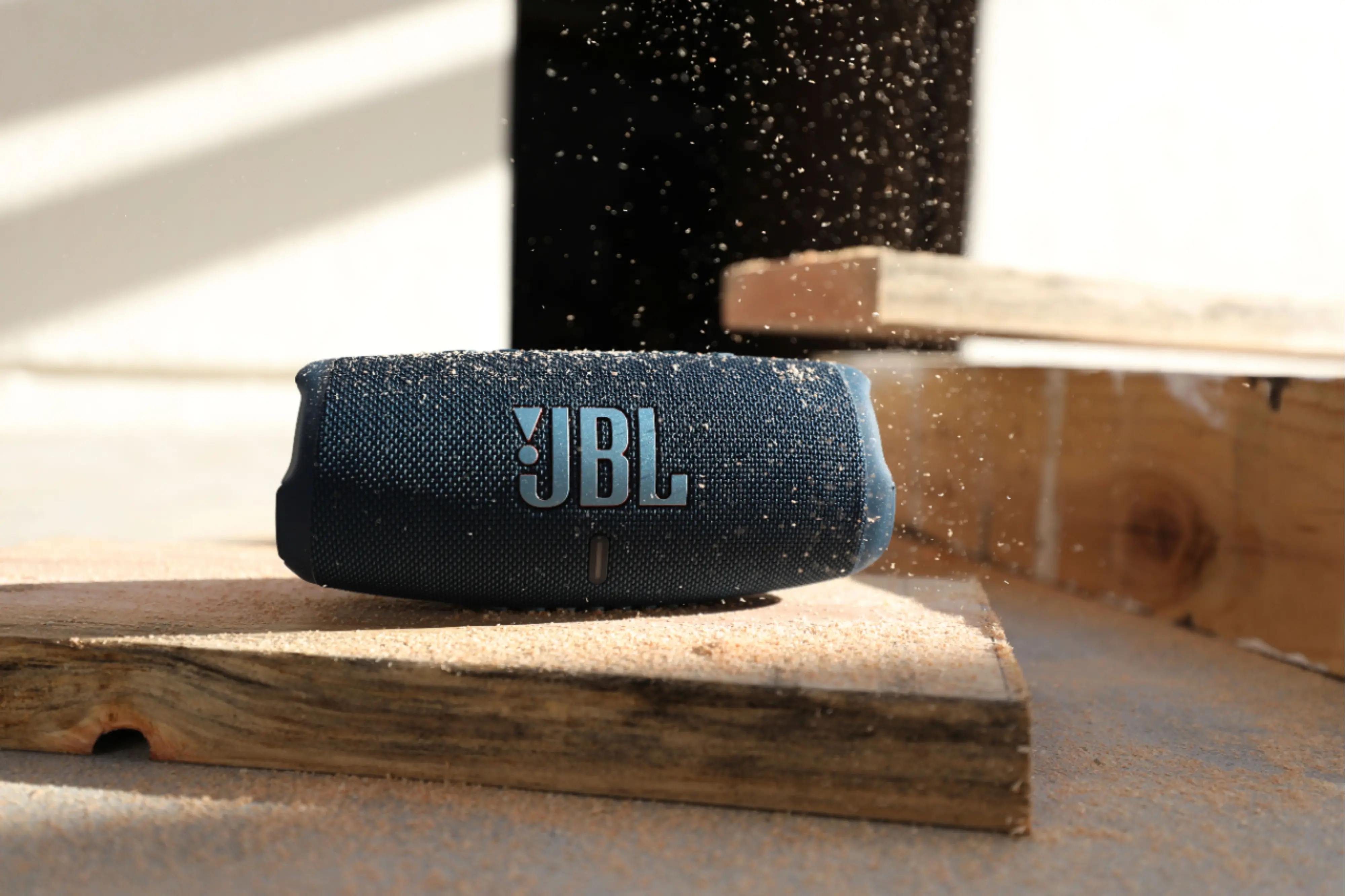 JBLCHARGEBLUAM JBL Charge 5 Portable Bluetooth Speaker - Blue-9