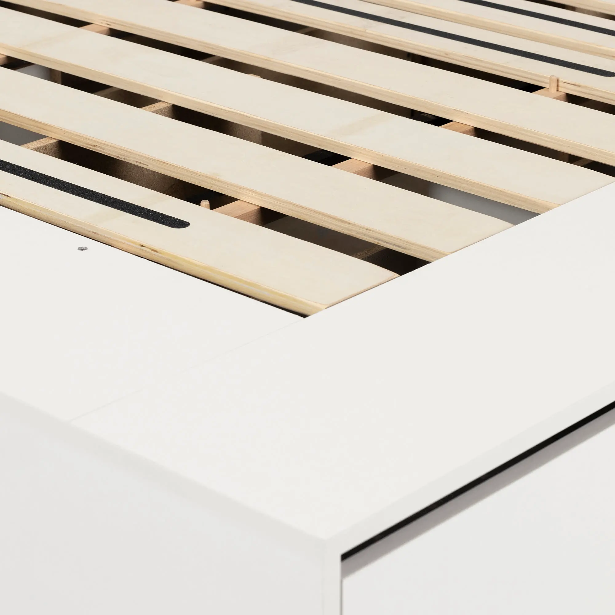 13251 Fusion White Queen Platform Bed with Six Drawers for Storage-6