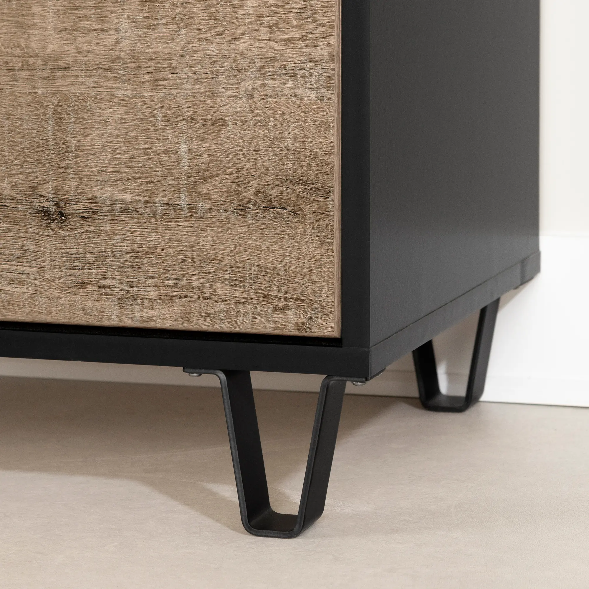 13480 Arlen Weathered Oak and Matte Black 6 Drawer Dresser-5
