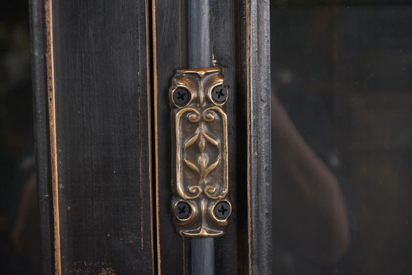 Palma Antique Black Display Cabinet-5