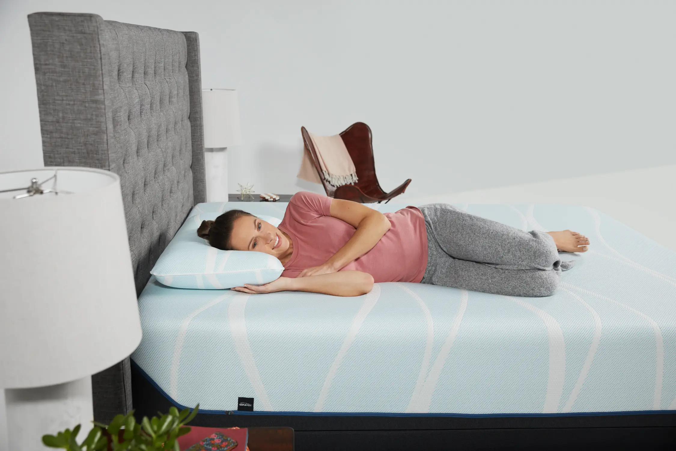 15381125 Tempur-Pedic Breeze ProLo King Pillow-2