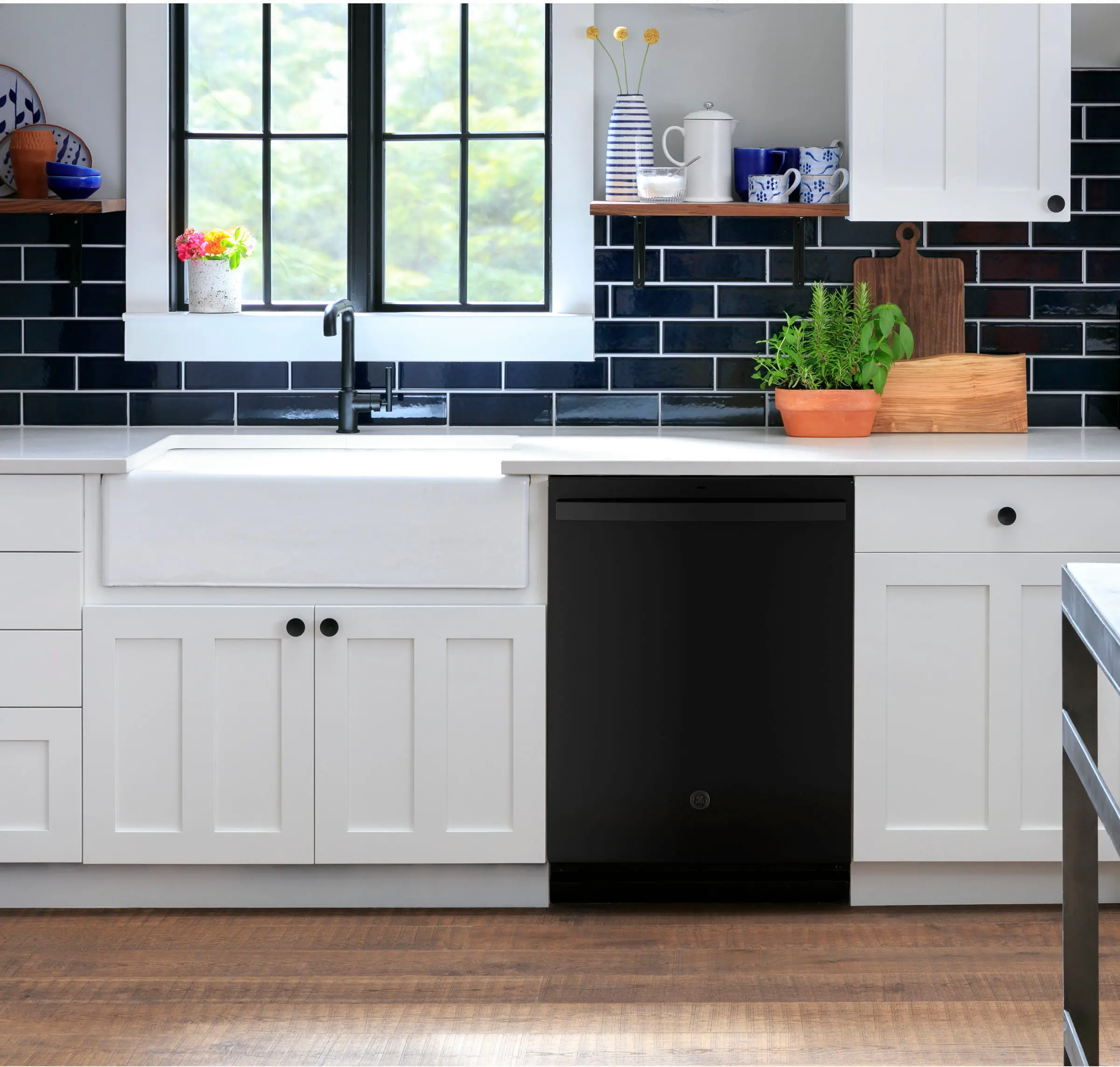 GDT630PGRBB GE Top Control Dishwasher - Black-5