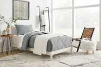 Skylz White Full Platform Bed