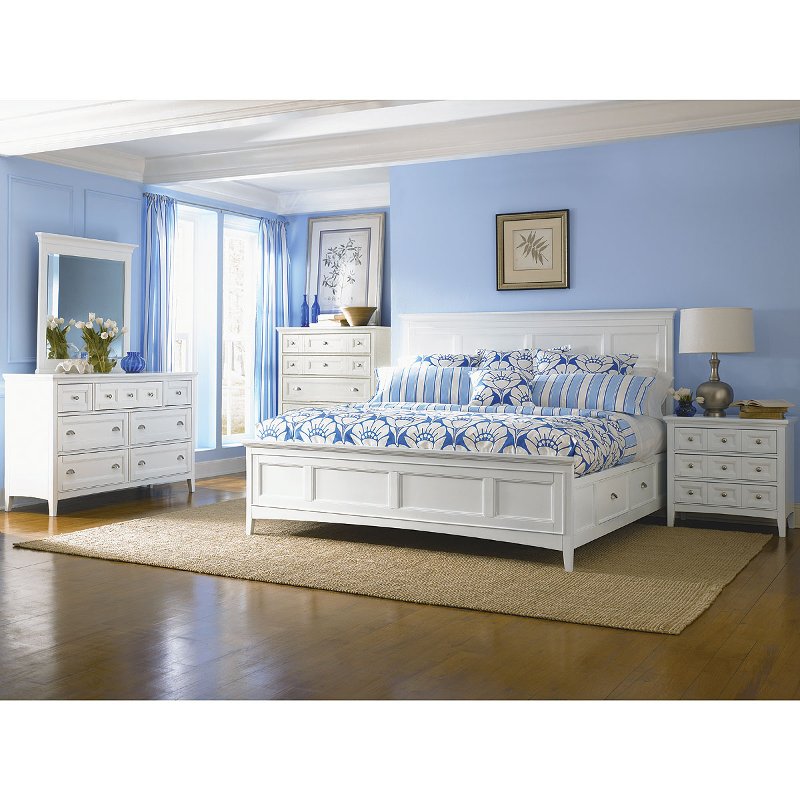 Classic Traditional White 4 Piece Queen Bedroom Set Kentwood