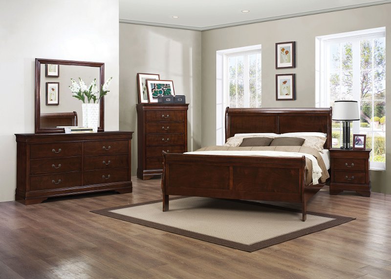 Traditional Brown Cherry 4 Piece King Bedroom Set Mayville