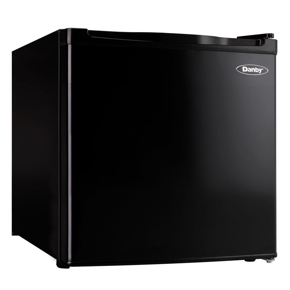 DCR016C1BDB Danby Mini Refrigerator - 19 Inch Black-1