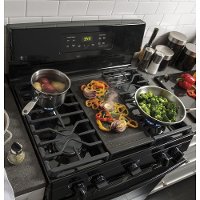 JGB700DEJBB GE Gas Range with Integrated Non-Stick Griddle - 5.0 cu. ft. Black
