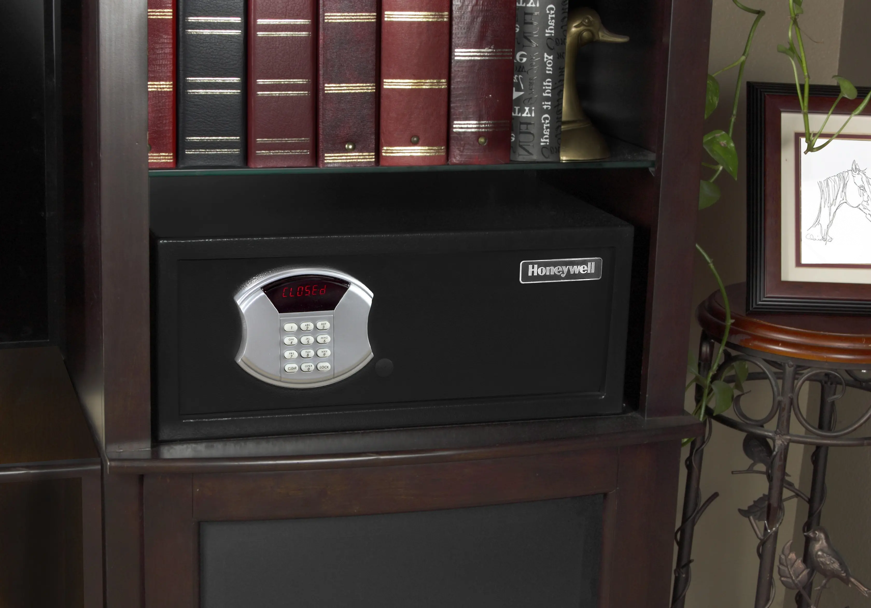 5105DS Honeywell 5105DS Digital Lock Small Security Safe-6