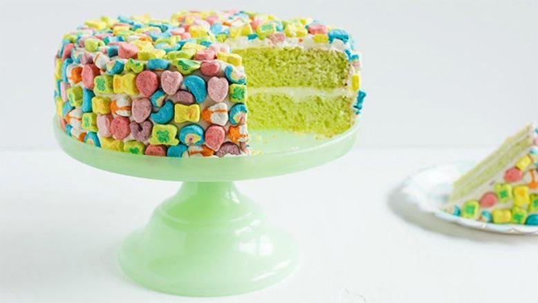 lucky charms cake