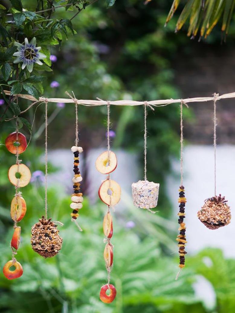 bird feeder garland