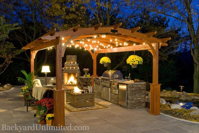 curved pergola