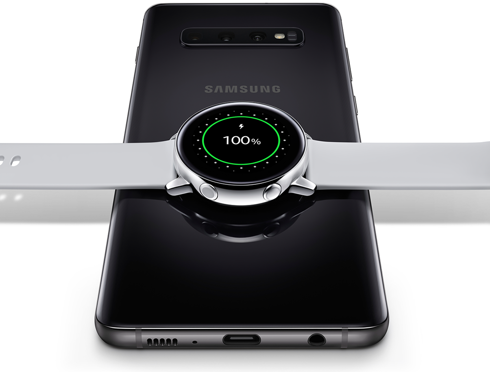 Galaxy smartphone charges watch