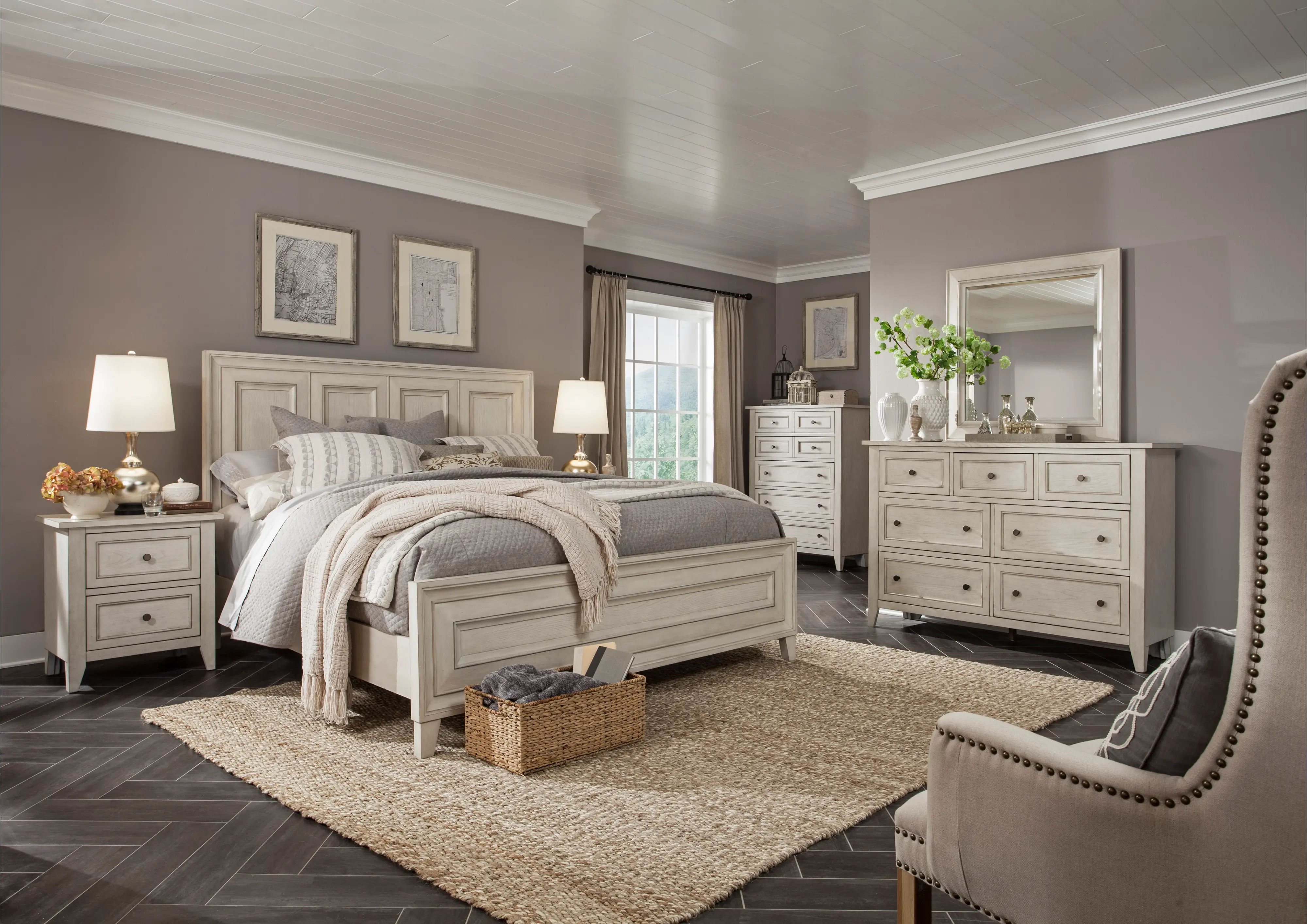 Raelynn White 4 Piece Queen Bedroom Set