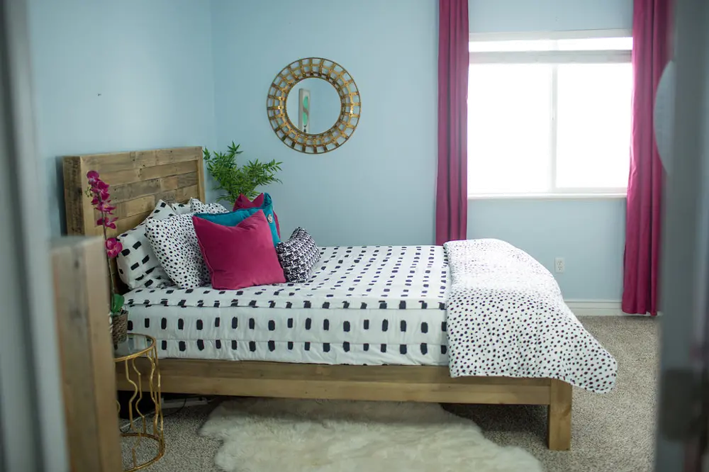 Beddy's Full White and Black Dash Bedding Collection-1
