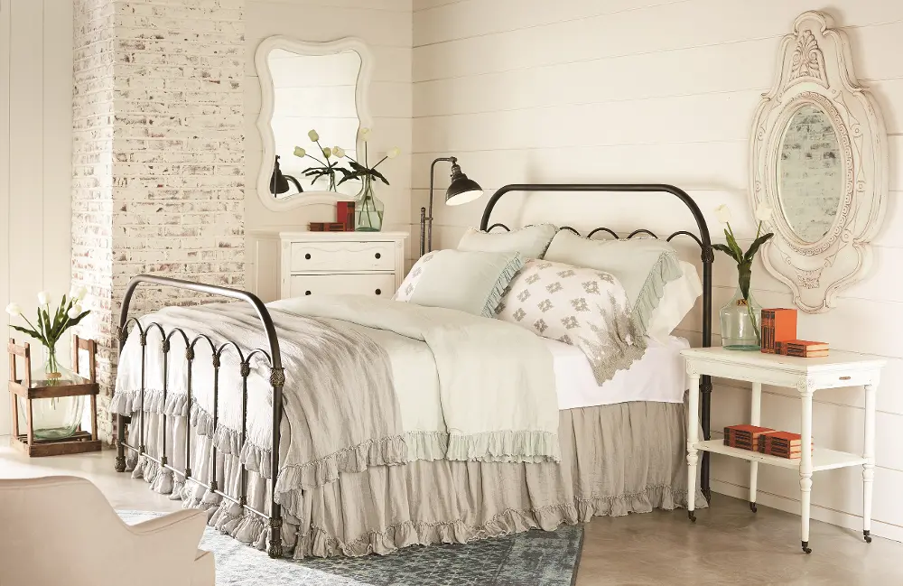 Magnolia Home Furniture Bronze Queen Metal Bed - Colonnade -1