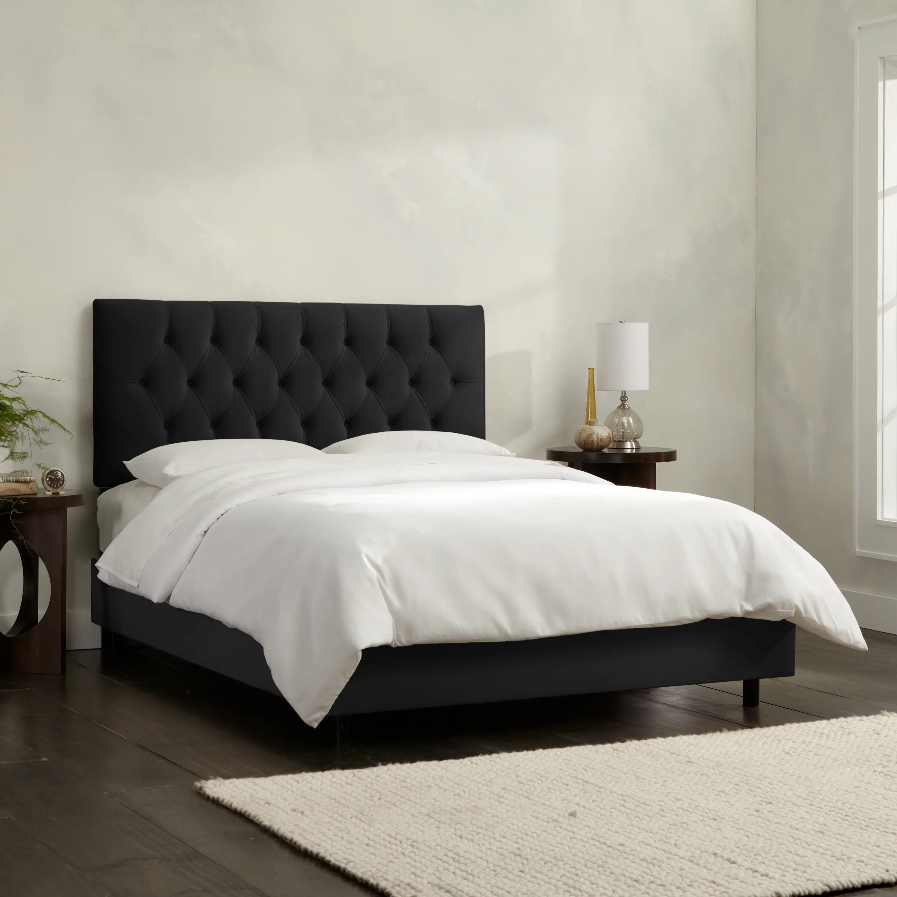 Tufted Velvet Black Queen Upholstered Bed - Skyline Furniture