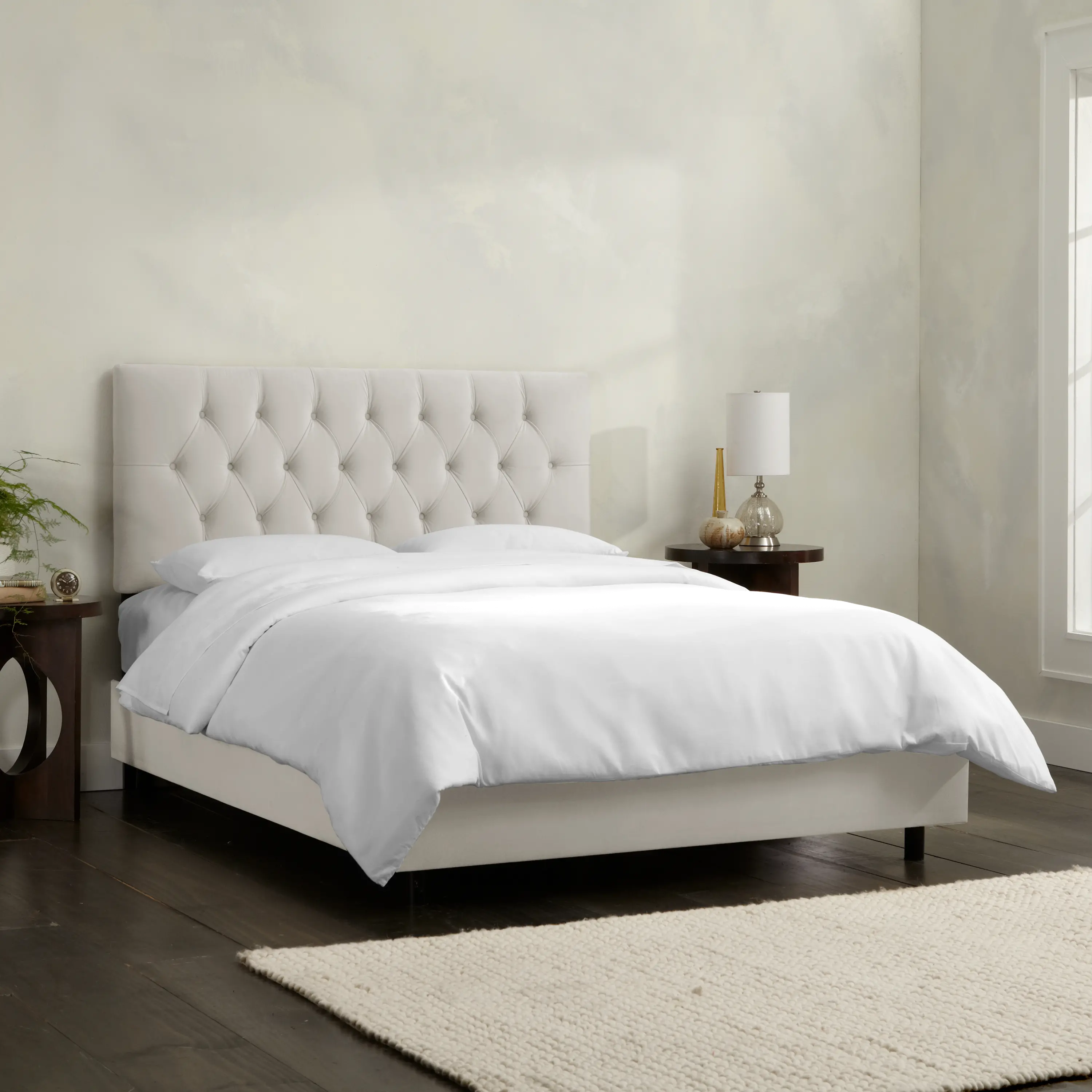 Tufted Velvet Light Gray Queen Upholstered Bed - Skyline Furniture