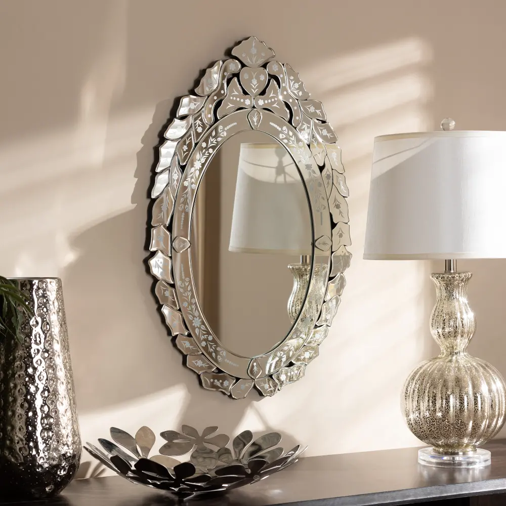 150-8878-RCW Traditional Silver Venetian Round Accent Wall Mirror - Roselyn-1