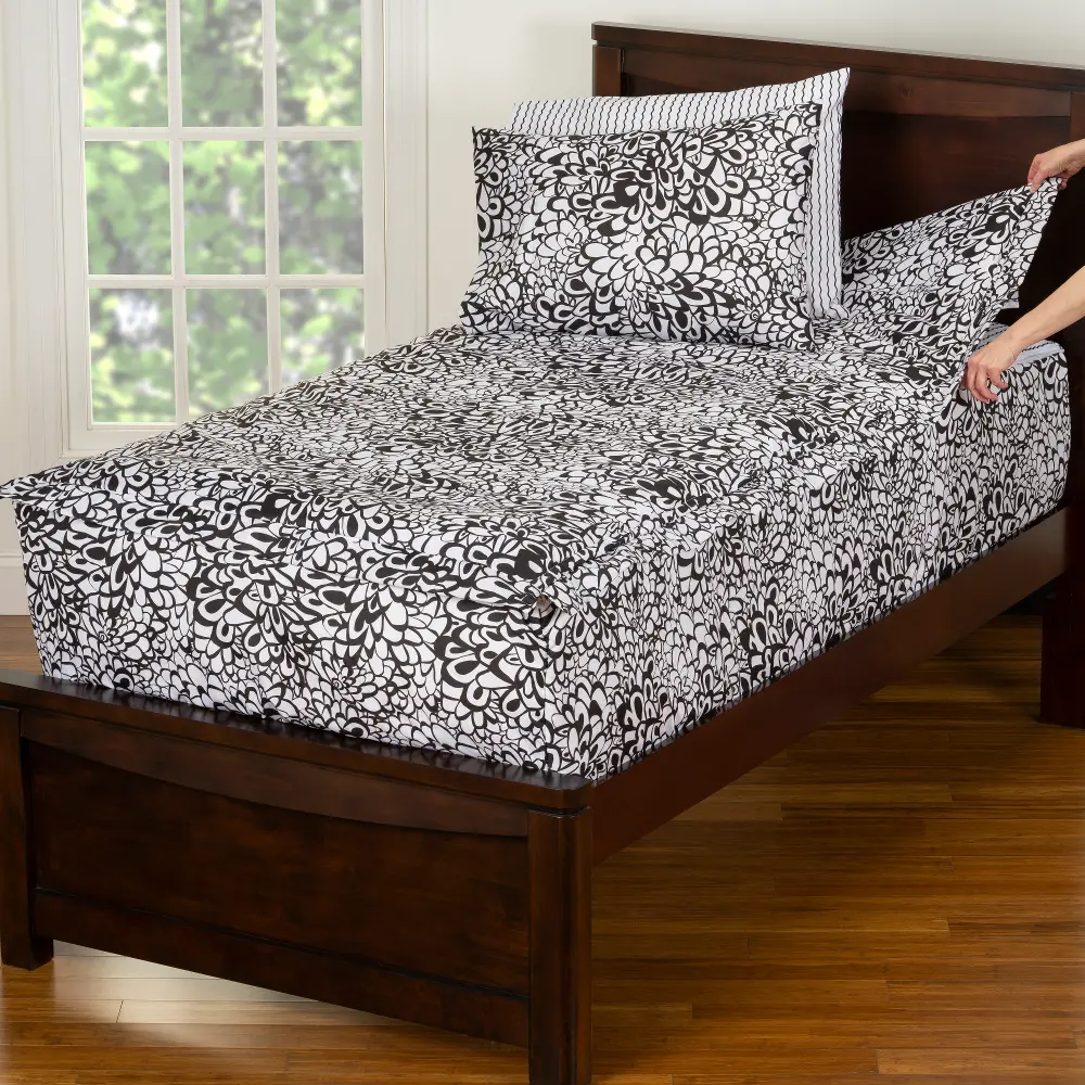 Black and White Twin Graphic Blooms Bunkie Deluxe Bedding-1