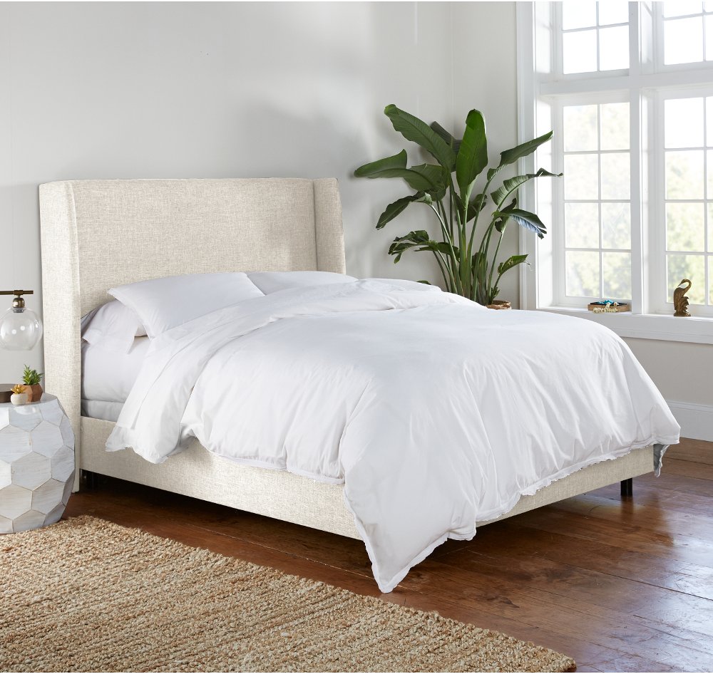 Sasha White Curved Wingback California King Bed - Skyline Furniture