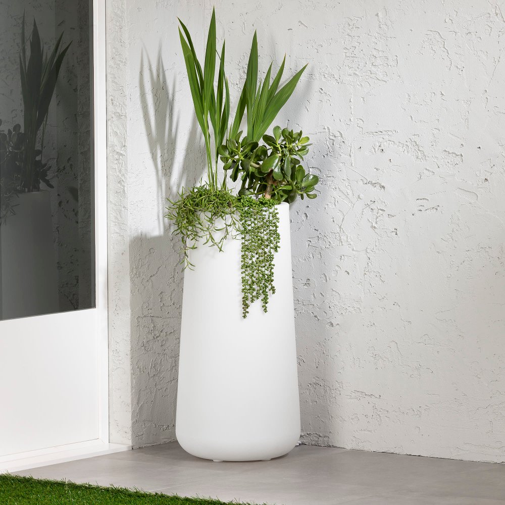 Dalya White Outdoor Planter