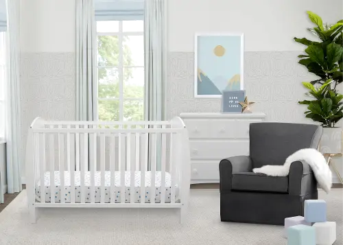 White 4 outlet in 1 crib