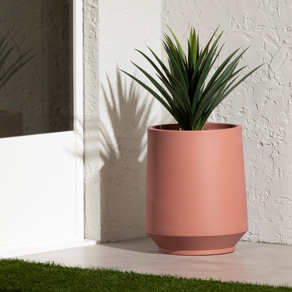 Dalya Burnt Orange 19 Outdoor Planter