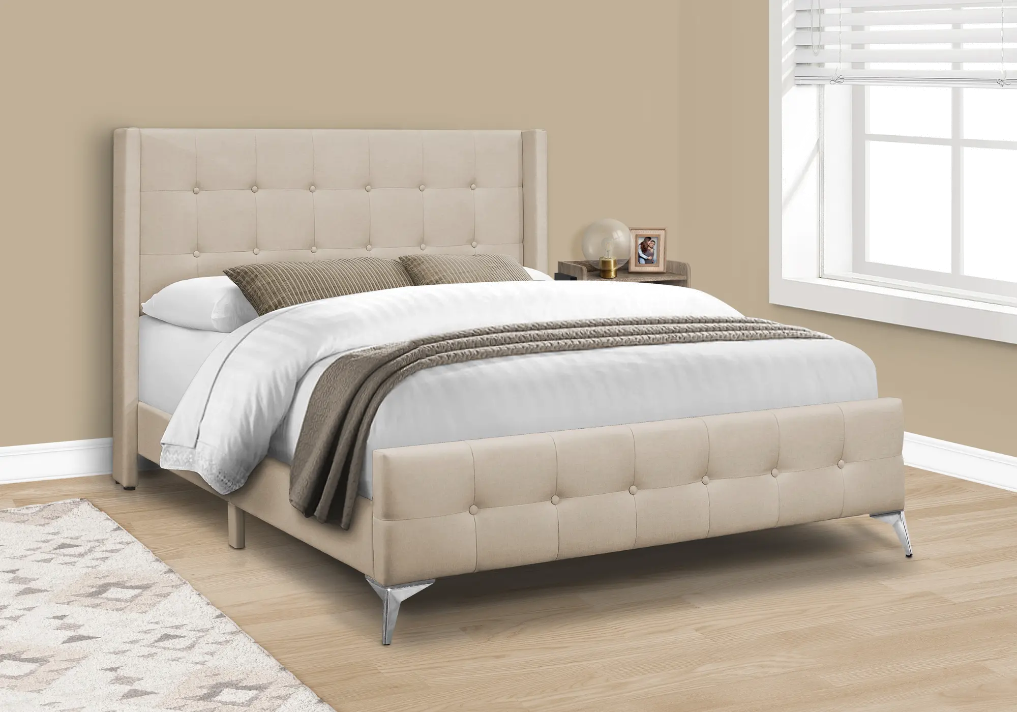 Photos - Bed Monarch Specialties Chadley Beige Queen Upholstered  I 6041Q 