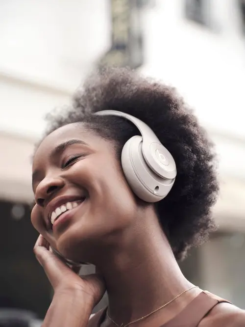 Beats Studio Pro Wireless Noise Cancelling Over-the-Ear Beats Studio Pro Wireless Noise Cancelling Over-the-Ear