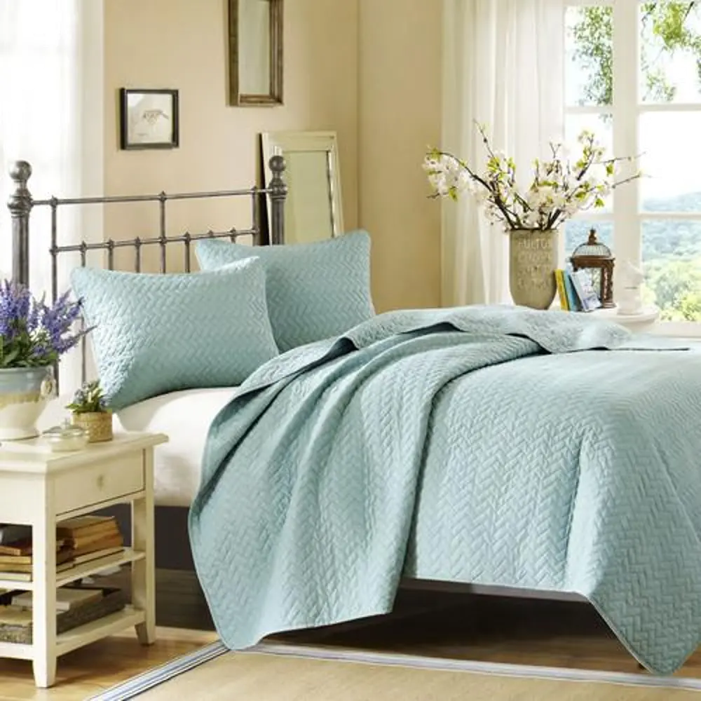 Hampton Hill Sky Queen Coverlet Collection-1