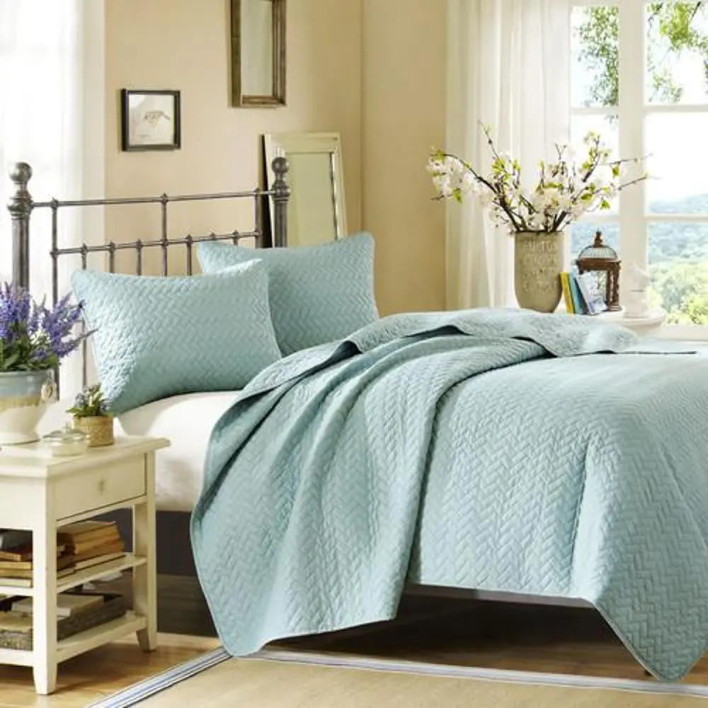 Hampton Hill Sky King Coverlet Collection-1