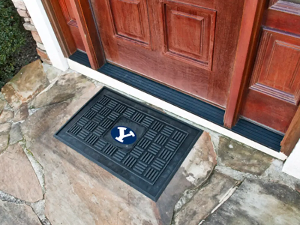 11351 2 x 3 X-Small BYU Medallion Door Mat-1